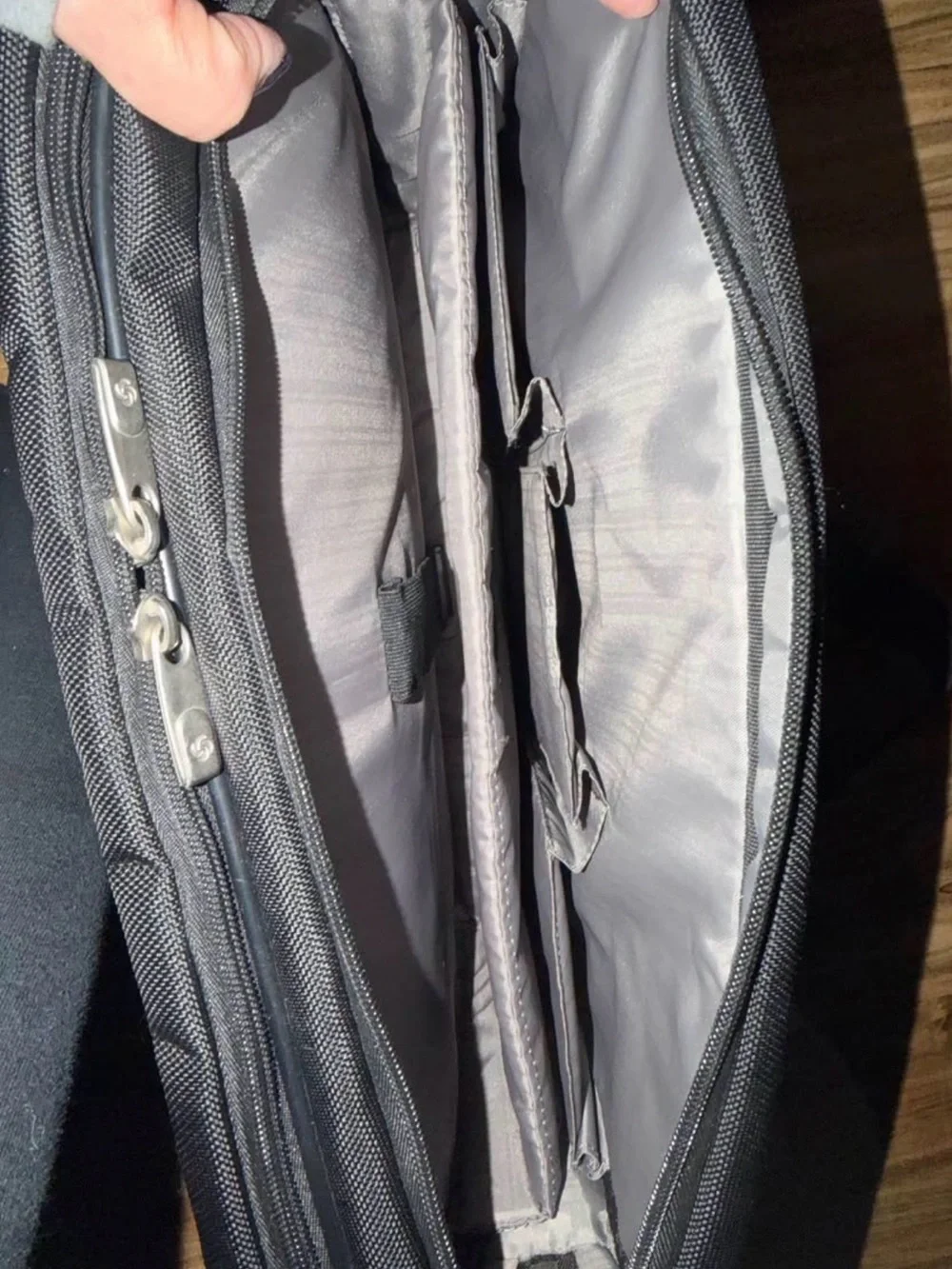 Samsonite 43271-1041 Classic Briefcase Shuttle 15.6 Laptop Case Bag Black
